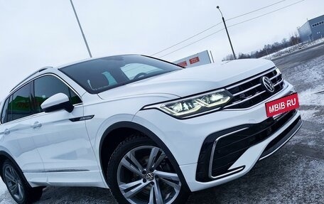 Volkswagen Tiguan II, 2021 год, 3 800 000 рублей, 3 фотография