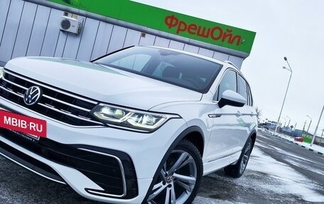 Volkswagen Tiguan II, 2021 год, 3 800 000 рублей, 4 фотография