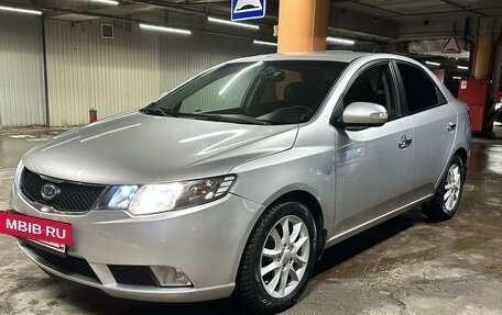 KIA Cerato III, 2010 год, 900 000 рублей, 2 фотография