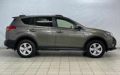 Toyota RAV4, 2014 год, 1 970 000 рублей, 7 фотография