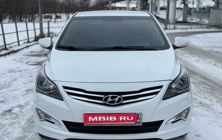 Hyundai Solaris II рестайлинг, 2015 год, 1 349 000 рублей, 2 фотография