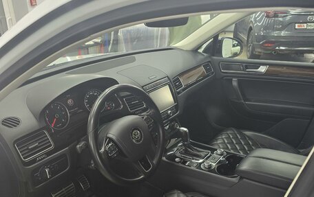 Volkswagen Touareg III, 2017 год, 5 400 000 рублей, 8 фотография