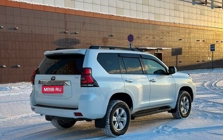 Toyota Land Cruiser Prado 150 рестайлинг 2, 2017 год, 4 100 000 рублей, 5 фотография