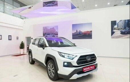 Toyota RAV4, 2024 год, 4 650 000 рублей, 1 фотография