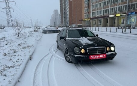 Mercedes-Benz E-Класс, 1997 год, 450 000 рублей, 2 фотография