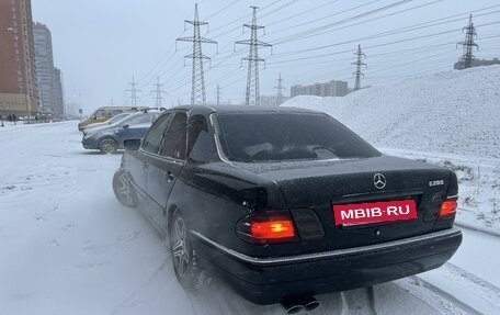 Mercedes-Benz E-Класс, 1997 год, 450 000 рублей, 6 фотография