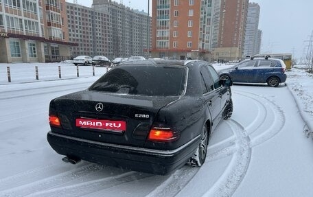 Mercedes-Benz E-Класс, 1997 год, 450 000 рублей, 5 фотография