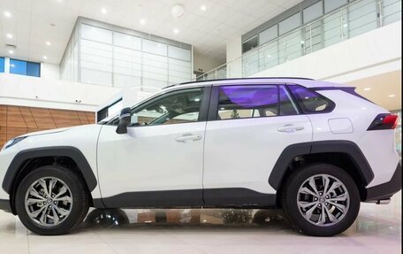 Toyota RAV4, 2024 год, 4 650 000 рублей, 6 фотография