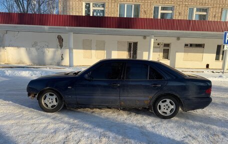 Mercedes-Benz E-Класс, 1997 год, 330 000 рублей, 8 фотография