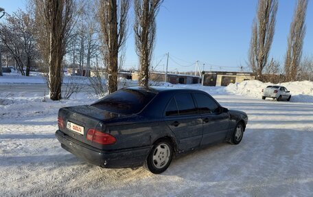 Mercedes-Benz E-Класс, 1997 год, 330 000 рублей, 7 фотография