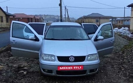 Volkswagen Polo III рестайлинг, 2000 год, 300 000 рублей, 2 фотография