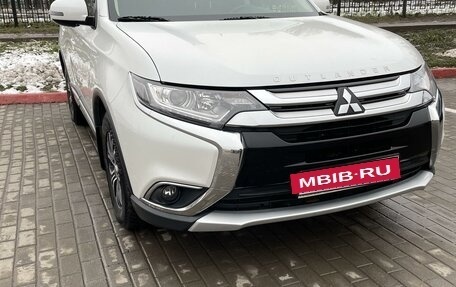 Mitsubishi Outlander III рестайлинг 3, 2018 год, 2 450 000 рублей, 19 фотография