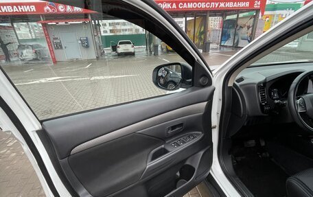 Mitsubishi Outlander III рестайлинг 3, 2018 год, 2 450 000 рублей, 29 фотография