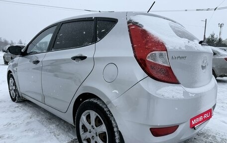 Hyundai Solaris II рестайлинг, 2012 год, 1 100 000 рублей, 13 фотография