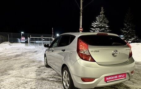 Hyundai Solaris II рестайлинг, 2012 год, 1 100 000 рублей, 27 фотография