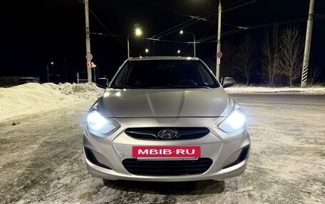 Hyundai Solaris II рестайлинг, 2012 год, 1 100 000 рублей, 31 фотография