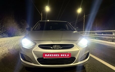 Hyundai Solaris II рестайлинг, 2012 год, 1 100 000 рублей, 33 фотография