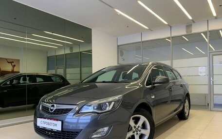 Opel Astra J, 2012 год, 890 000 рублей, 1 фотография