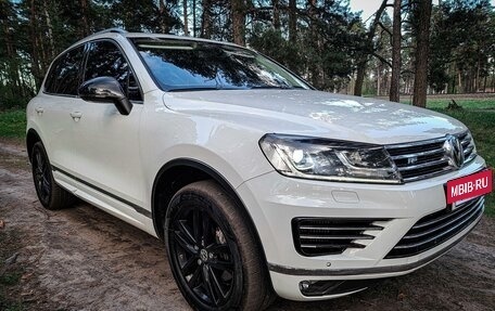 Volkswagen Touareg III, 2017 год, 3 950 000 рублей, 2 фотография