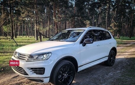 Volkswagen Touareg III, 2017 год, 3 950 000 рублей, 4 фотография