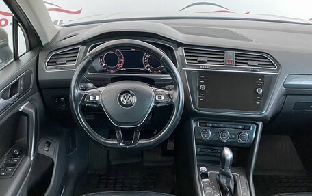 Volkswagen Tiguan II, 2018 год, 2 580 000 рублей, 13 фотография