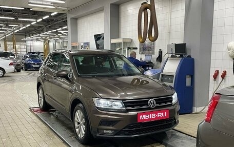 Volkswagen Tiguan II, 2019 год, 1 995 000 рублей, 2 фотография