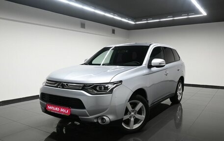 Mitsubishi Outlander III рестайлинг 3, 2013 год, 1 645 000 рублей, 1 фотография