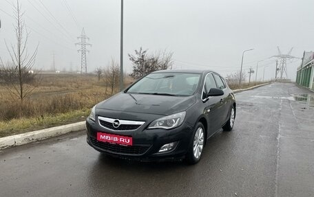 Opel Astra J, 2011 год, 699 000 рублей, 1 фотография