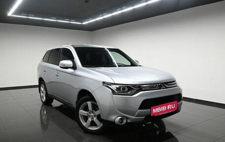 Mitsubishi Outlander III рестайлинг 3, 2013 год, 1 645 000 рублей, 5 фотография