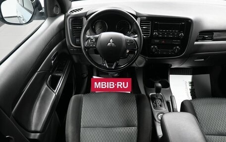 Mitsubishi Outlander III рестайлинг 3, 2013 год, 1 645 000 рублей, 11 фотография