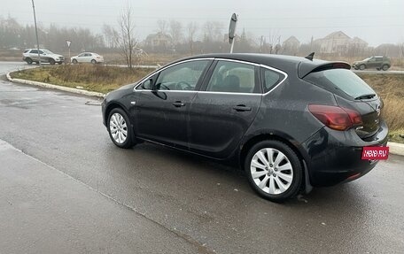 Opel Astra J, 2011 год, 699 000 рублей, 2 фотография