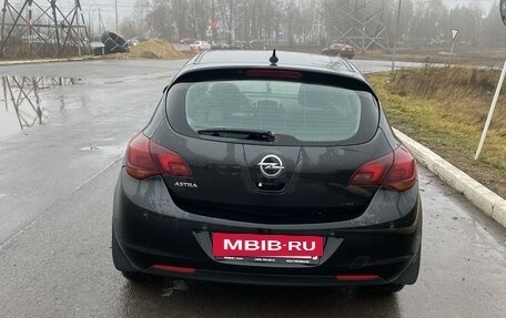 Opel Astra J, 2011 год, 699 000 рублей, 3 фотография