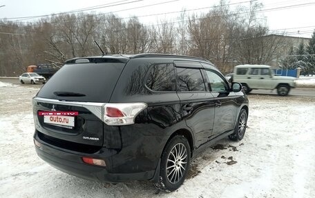 Mitsubishi Outlander III рестайлинг 3, 2014 год, 1 300 000 рублей, 5 фотография