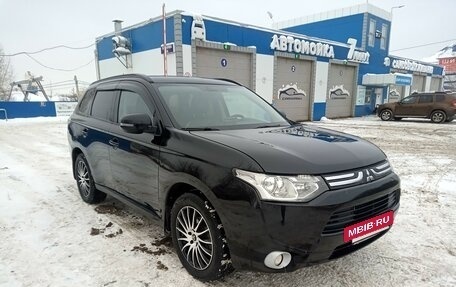 Mitsubishi Outlander III рестайлинг 3, 2014 год, 1 300 000 рублей, 7 фотография