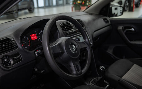 Volkswagen Polo VI (EU Market), 2013 год, 800 000 рублей, 10 фотография