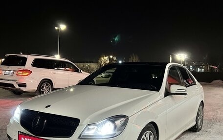 Mercedes-Benz C-Класс, 2011 год, 1 750 000 рублей, 2 фотография