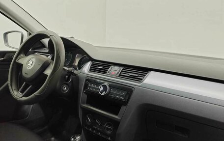 Skoda Rapid I, 2017 год, 895 000 рублей, 9 фотография