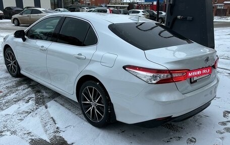 Toyota Camry, 2021 год, 4 300 000 рублей, 3 фотография