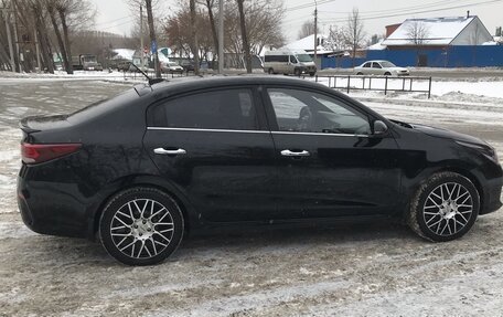 KIA Rio IV, 2018 год, 1 399 000 рублей, 8 фотография