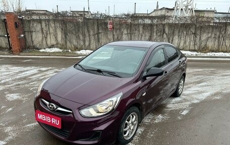 Hyundai Solaris II рестайлинг, 2012 год, 850 000 рублей, 1 фотография