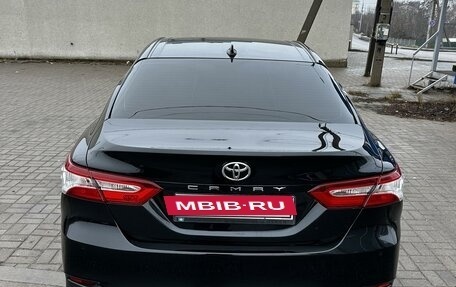 Toyota Camry, 2018 год, 2 955 555 рублей, 3 фотография