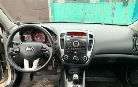 KIA cee'd I рестайлинг, 2011 год, 800 000 рублей, 10 фотография