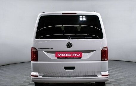 Volkswagen Transporter T6 рестайлинг, 2016 год, 2 574 000 рублей, 6 фотография