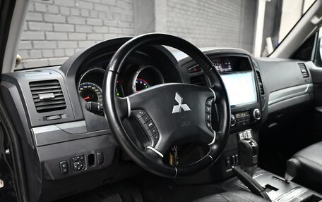 Mitsubishi Pajero IV, 2011 год, 1 950 000 рублей, 16 фотография