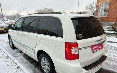 Chrysler Town & Country V рестайлинг, 2011 год, 1 785 000 рублей, 20 фотография