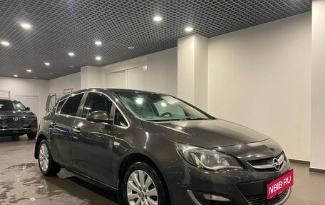 Opel Astra J, 2013 год, 600 000 рублей, 1 фотография