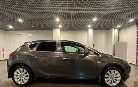 Opel Astra J, 2013 год, 600 000 рублей, 2 фотография