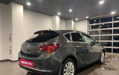 Opel Astra J, 2013 год, 600 000 рублей, 3 фотография