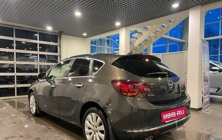 Opel Astra J, 2013 год, 600 000 рублей, 5 фотография