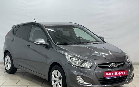 Hyundai Solaris II рестайлинг, 2011 год, 970 000 рублей, 2 фотография